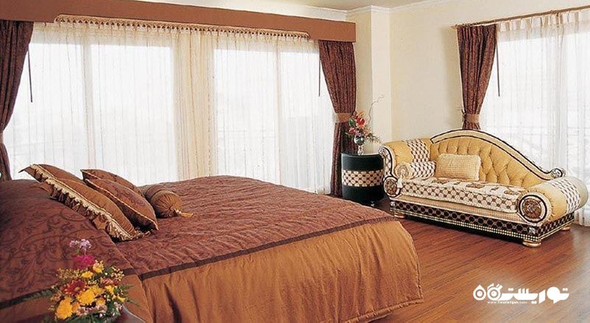 نمای تخت بزرگ سوئیت دلوکس