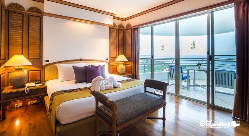 نمای تخت بزرگ سوئیت رویال