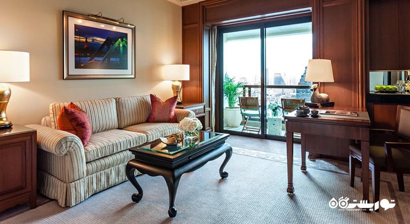 نشیمن اتاق کینگ با بالکن