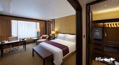 نمای تخت بزرگ اتاق لاکچری