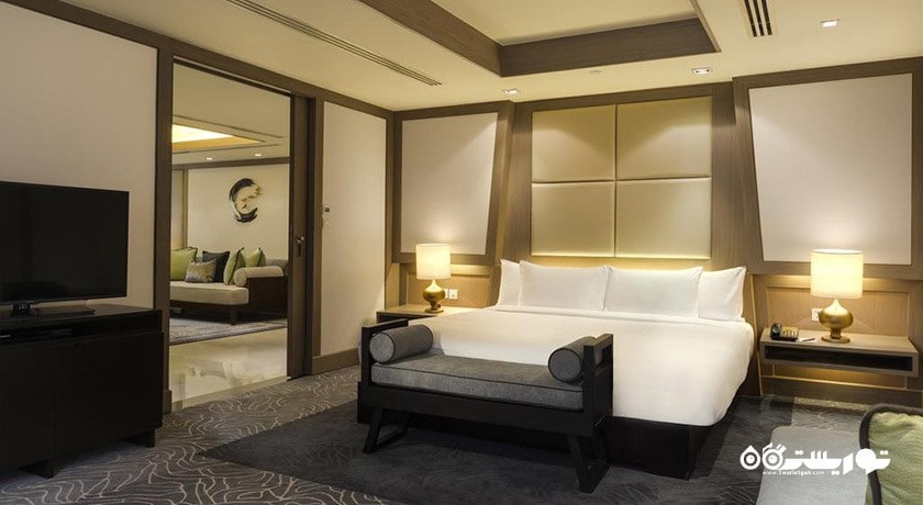 نمای تخت بزرگ سوئیت دوخوابه