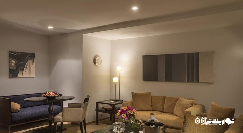 نشیمن سوئیت با چشم انداز شهر