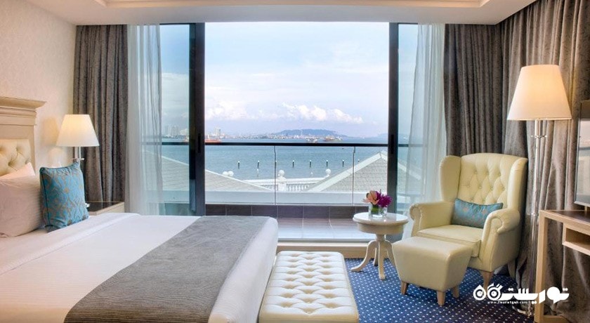 نمای تخت بزرگ سوئیت رویال