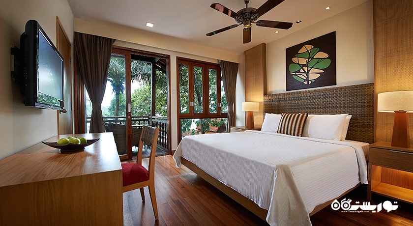 نمای تخت بزرگ اتاق فمیلی