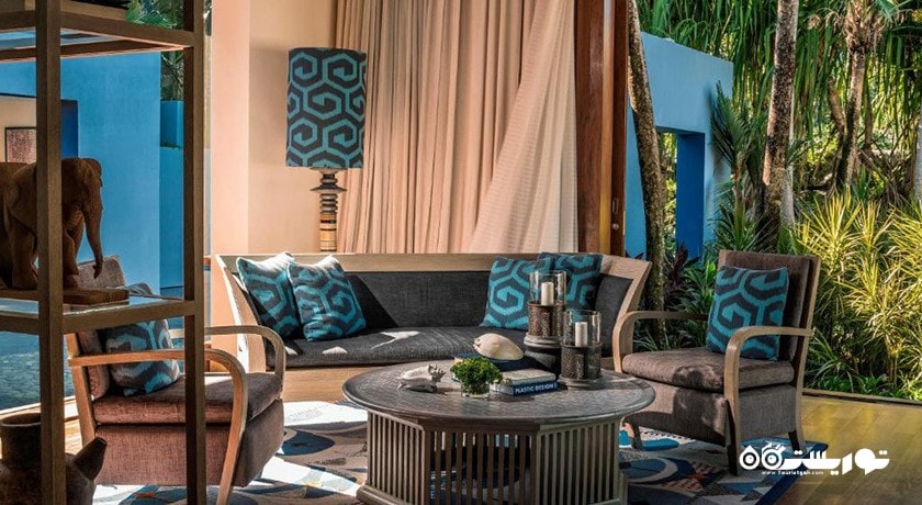 محوطه نشیمن ویلا بیچ فرانت