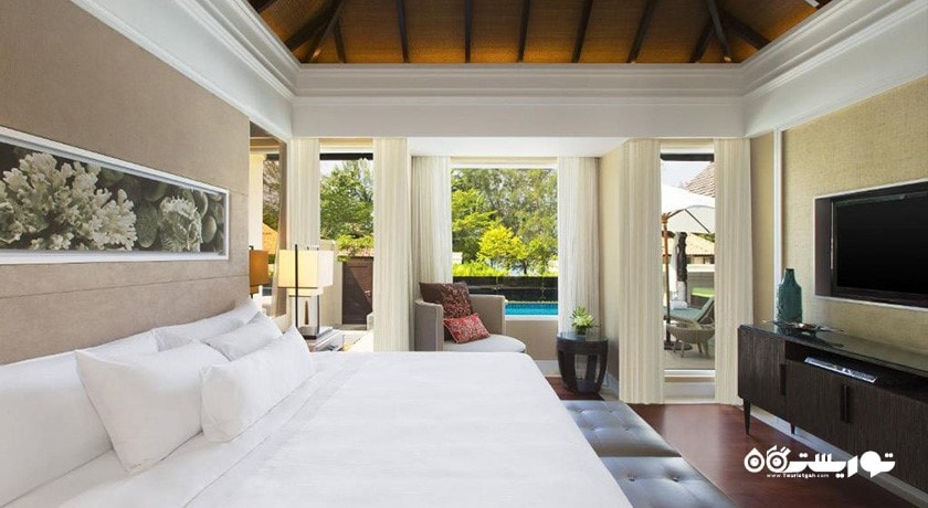 نمای تخت بزرگ ویلا یک خوابه