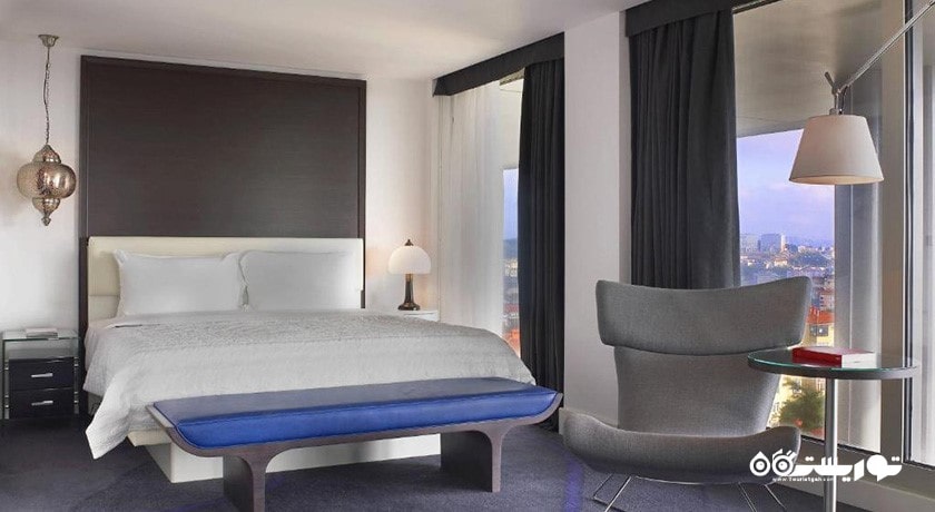 نمای تخت بزرگ سوئیت لافت