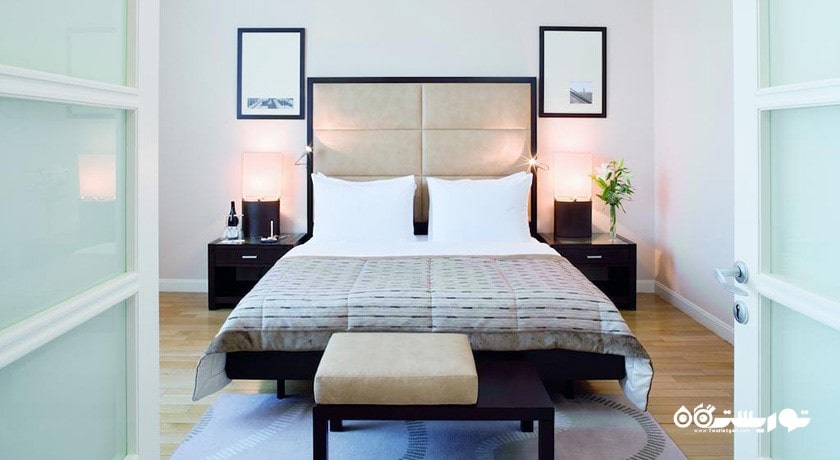 نمای تخت بزرگ اتاق اگزکیوتیو