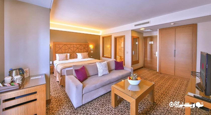 نمای تخت بزرگ سوئیت هتل