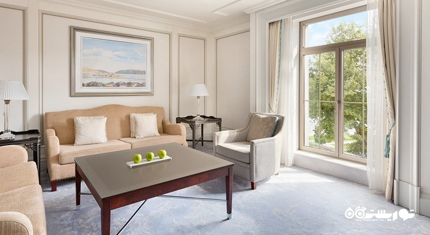 محوطه نشیمن سوئیت اگزکیوتیو