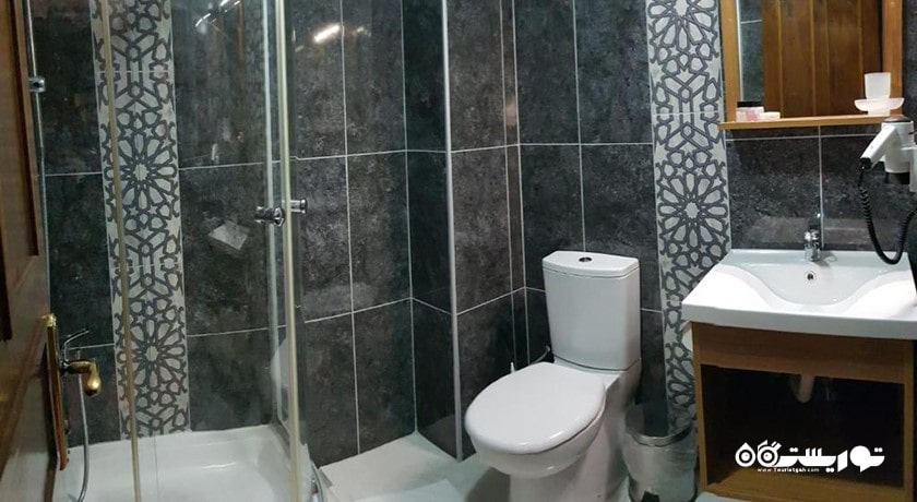 حمام و سرویس بهداشتی اتاق ها