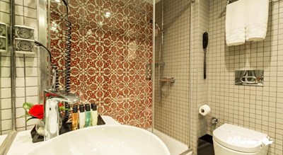 حمام و سرویس بهداشتی اتاق ها