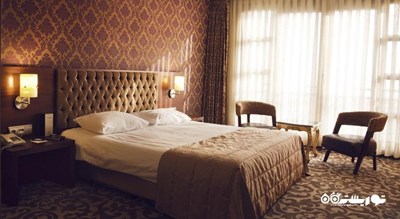 نمای تخت بزرگ اتاق دلوکس