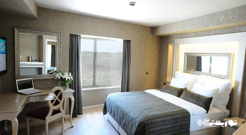 تخت بزرگ اتاق اگزکیوتیو دلوکس