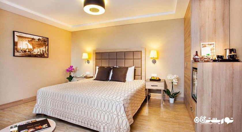 نمای تخت بزرگ سوئیت هتل