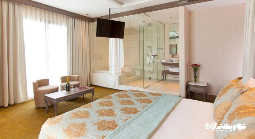 نمای تخت بزرگ اتاق سوپریور