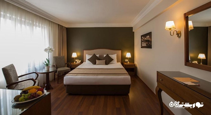 نمای تخت بزرگ اتاق دلوکس