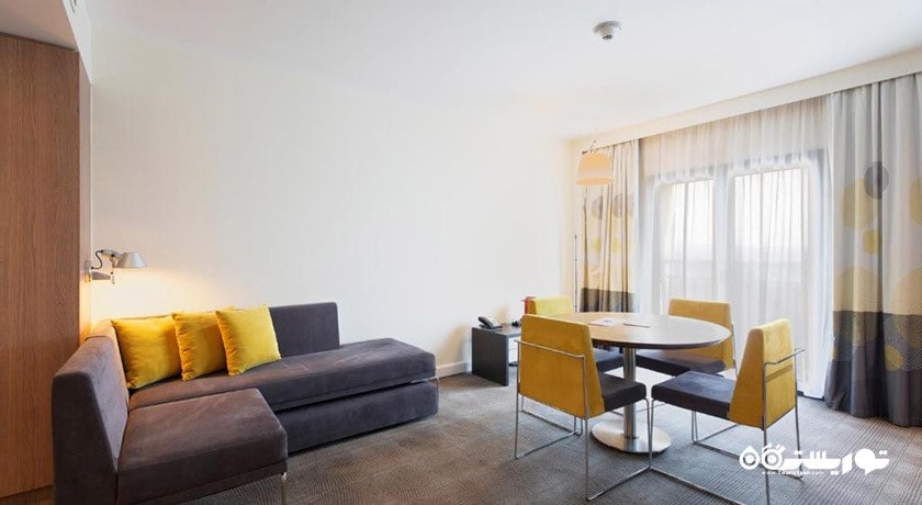 محوطه نشیمن سوئیت اگزکیوتیو