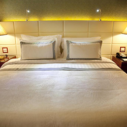 اتاق فمیلی (خانوادگی)