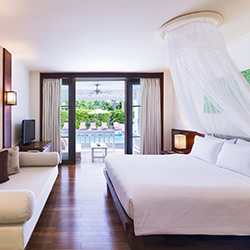 اتاق با دسترسی به استخر