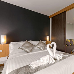 سوئیت دلوکس دو خوابه