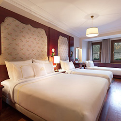 اتاق فمیلی (خانوادگی)