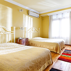 اتاق فمیلی (خانوادگی)