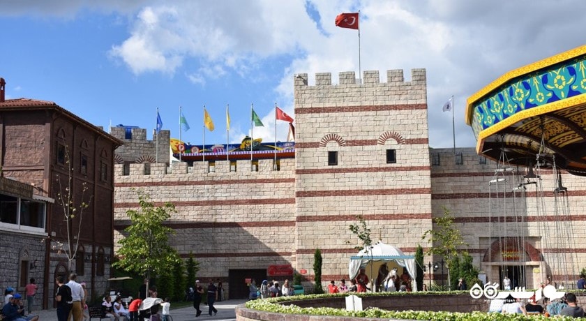 مرکز خرید ویالند شهر ترکیه کشور استانبول