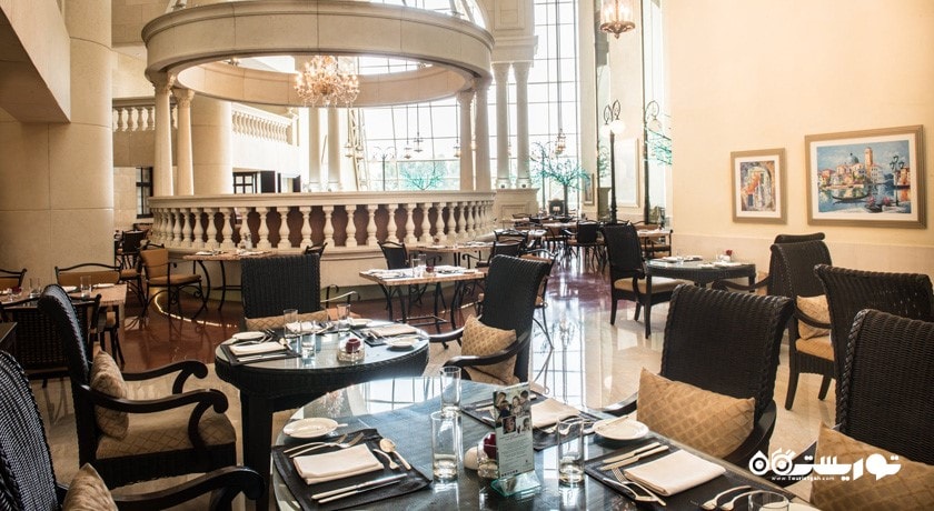 نمای رستوران ایتالیایی د آتریوم