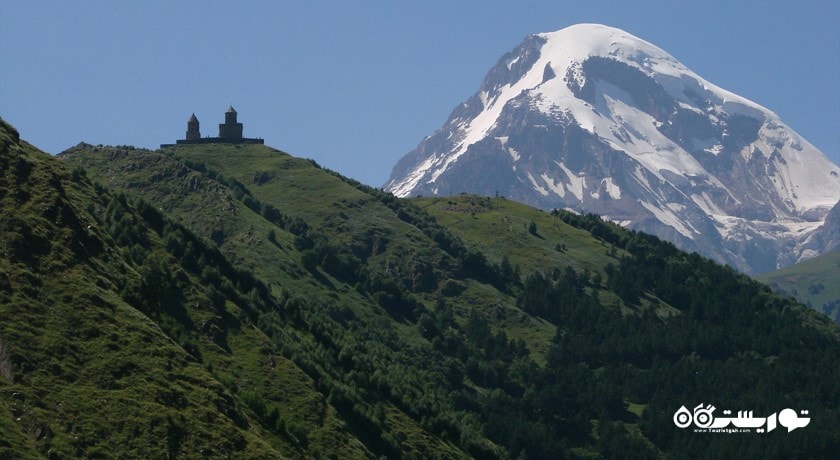سرگرمی رشته کوههای قازبگی شهر گرجستان کشور تفلیس