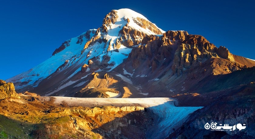 سرگرمی رشته کوههای قازبگی شهر گرجستان کشور تفلیس