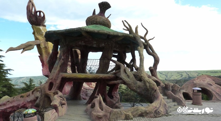 پارک تفریحی متاتسمیندا -  شهر تفلیس