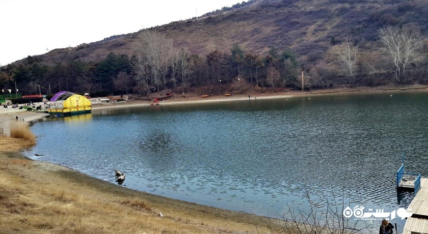 سرگرمی دریاچه لاک پشت (ترتل لیک) شهر گرجستان کشور تفلیس