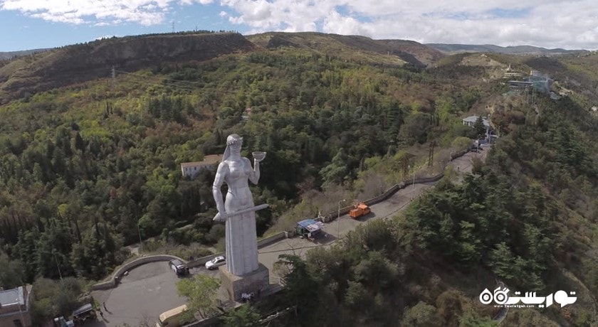  مجسمه کارتلیس ددا (مجسمه مادر گرجستان) شهر گرجستان کشور تفلیس