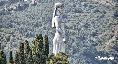  مجسمه کارتلیس ددا (مجسمه مادر گرجستان) شهر گرجستان کشور تفلیس