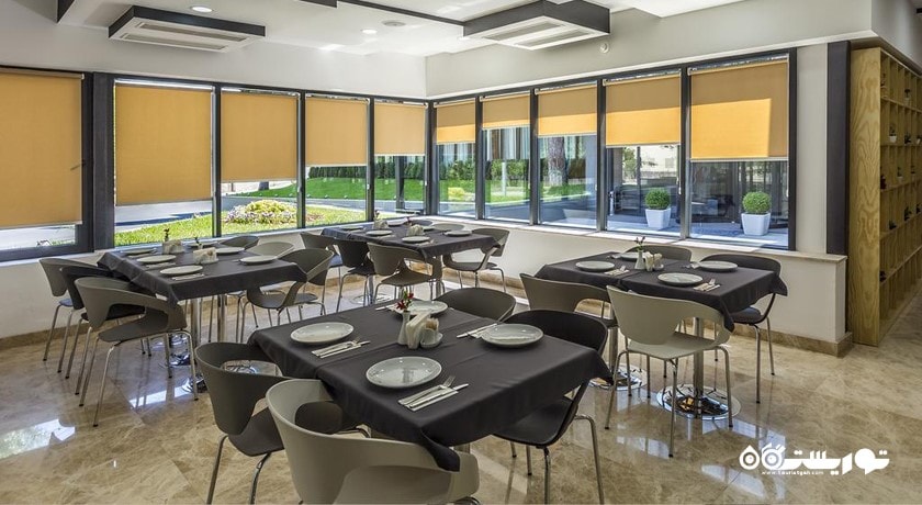 نمایی از رستوران داین این