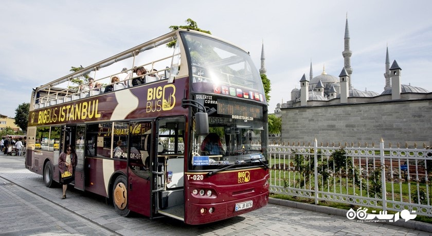سرگرمی اتوبوس های گشت شهری (هاپ آن هاپ آف یا بیگ باس) شهر ترکیه کشور استانبول