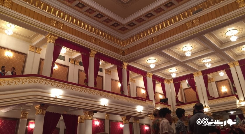 سرگرمی مرکز هنر و موسیقی باتومی شهر گرجستان کشور باتومی