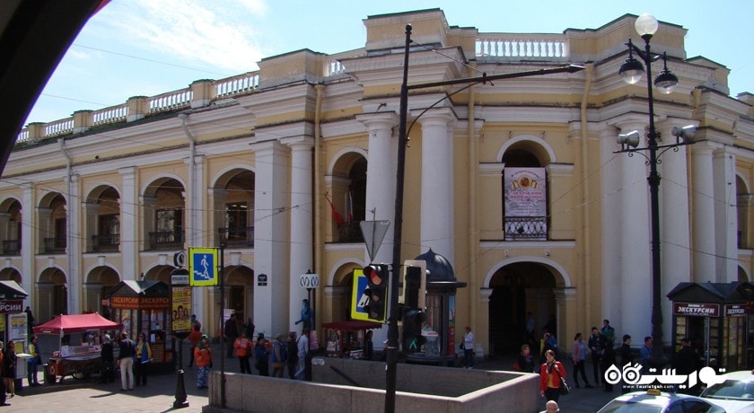 مرکز خرید مرکز خرید بولشویی گوستینی دور شهر روسیه کشور سن پترزبورگ