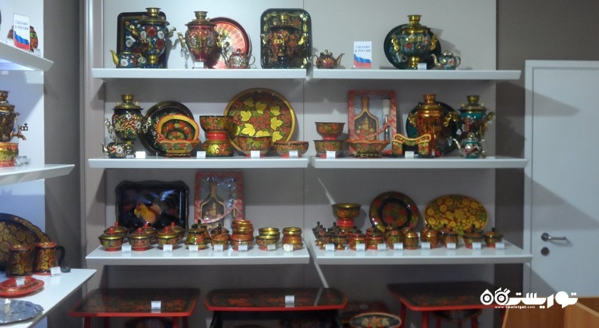 مرکز خرید مرکز خرید بولشویی گوستینی دور شهر روسیه کشور سن پترزبورگ