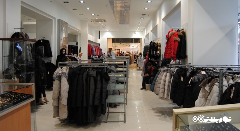 مرکز خرید ناروسکی دپارتمان استور شهر روسیه کشور سن پترزبورگ