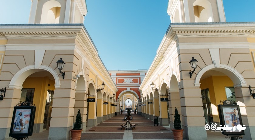 مرکز خرید اوت لت پولوکف ویلج شهر روسیه کشور سن پترزبورگ