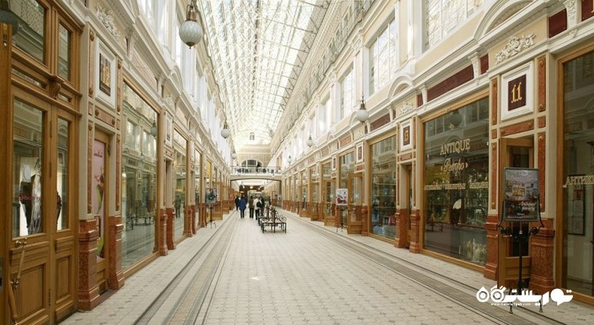 مرکز خرید پاساژ تریدینگ هاوس (مرکز تجاری) شهر روسیه کشور سن پترزبورگ