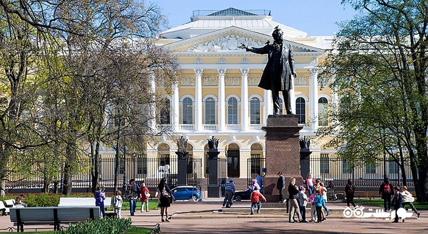  تندیس الکساندر پوشکین در میدان هنر شهر روسیه کشور سن پترزبورگ