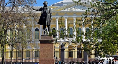  تندیس الکساندر پوشکین در میدان هنر شهر روسیه کشور سن پترزبورگ