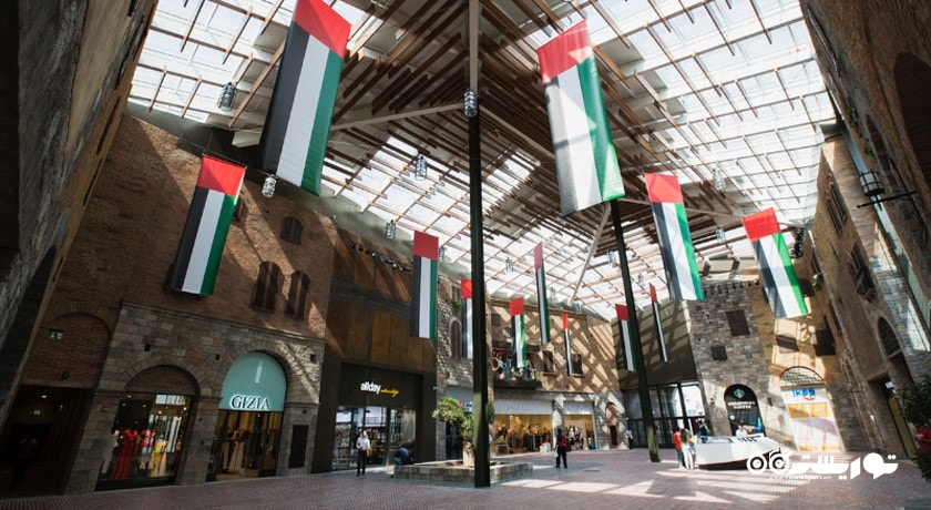 مرکز خرید اوت لت ویلیج شهر امارات متحده عربی کشور دبی