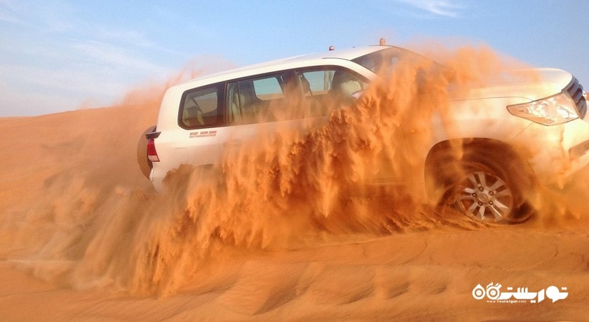 سرگرمی سافاری در کویر دبی شهر امارات متحده عربی کشور دبی