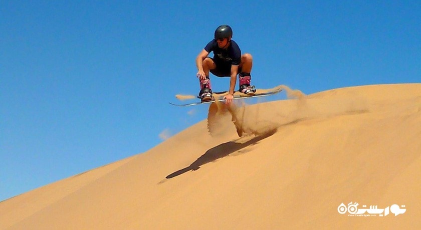 سرگرمی سند بوردینگ یا شن سواری دبی شهر امارات متحده عربی کشور دبی