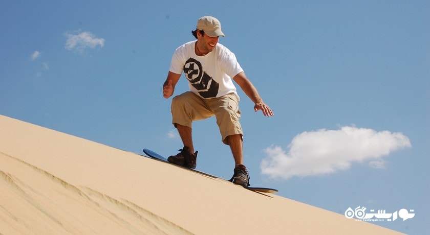 سرگرمی سند بوردینگ یا شن سواری دبی شهر امارات متحده عربی کشور دبی