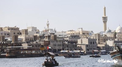 سرگرمی قایق و کشتی سواری در خور دبی شهر امارات متحده عربی کشور دبی